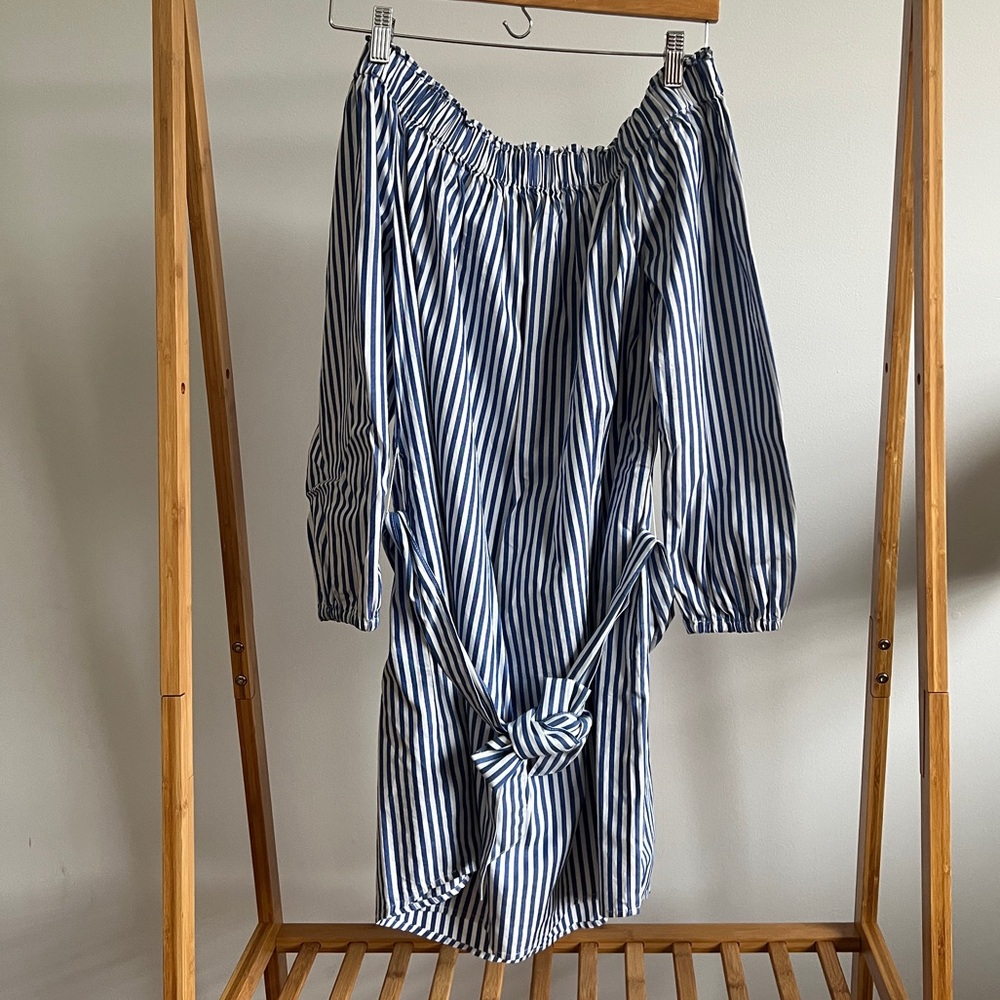 GAP Navy and White Striped dress- never worn